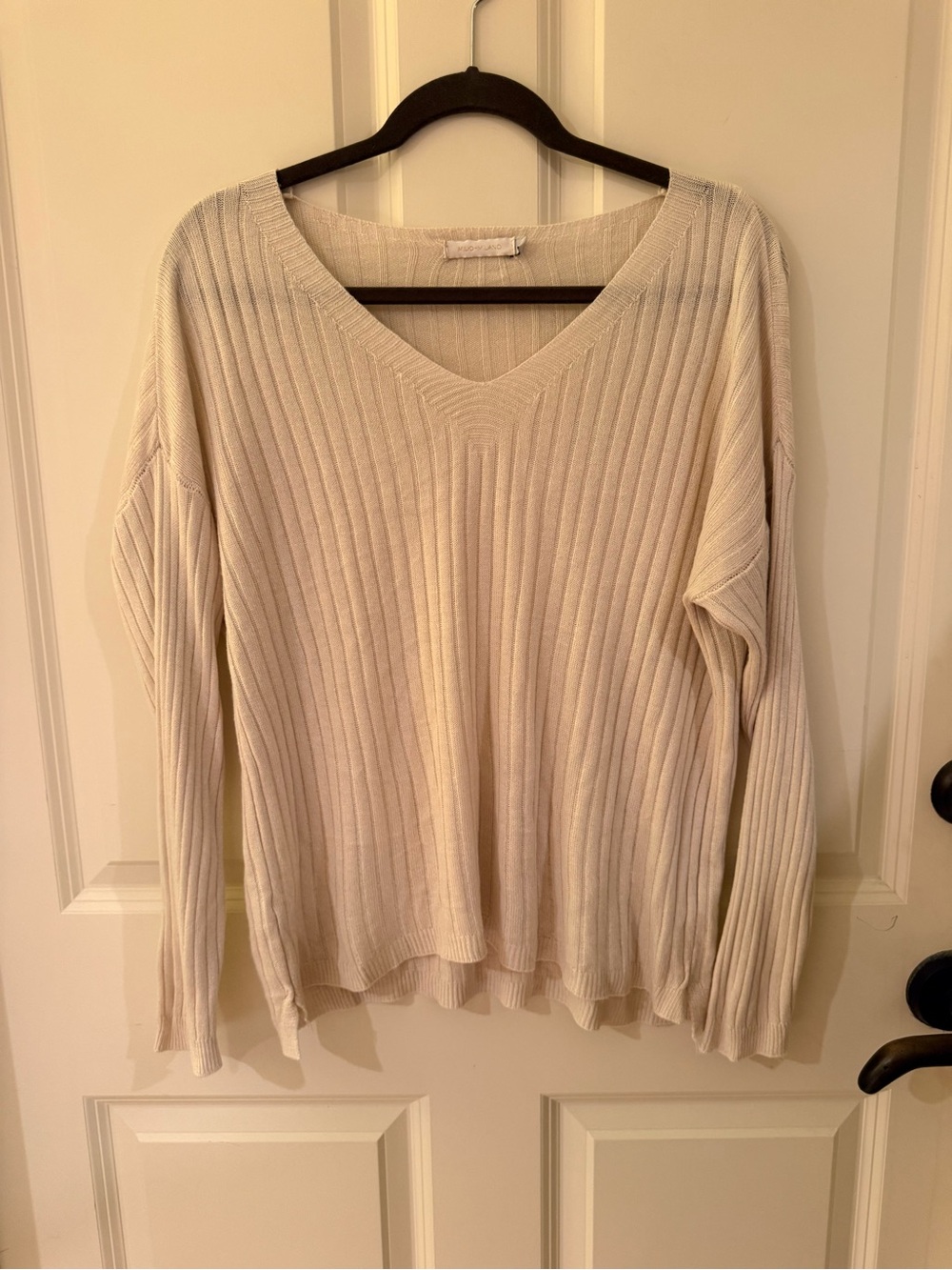 Milio Milano V-Neck Ribbed Knit sweater